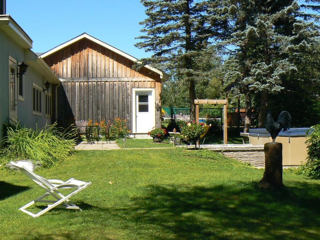 Auberge De La Tour Et Spa Magog Exterior foto